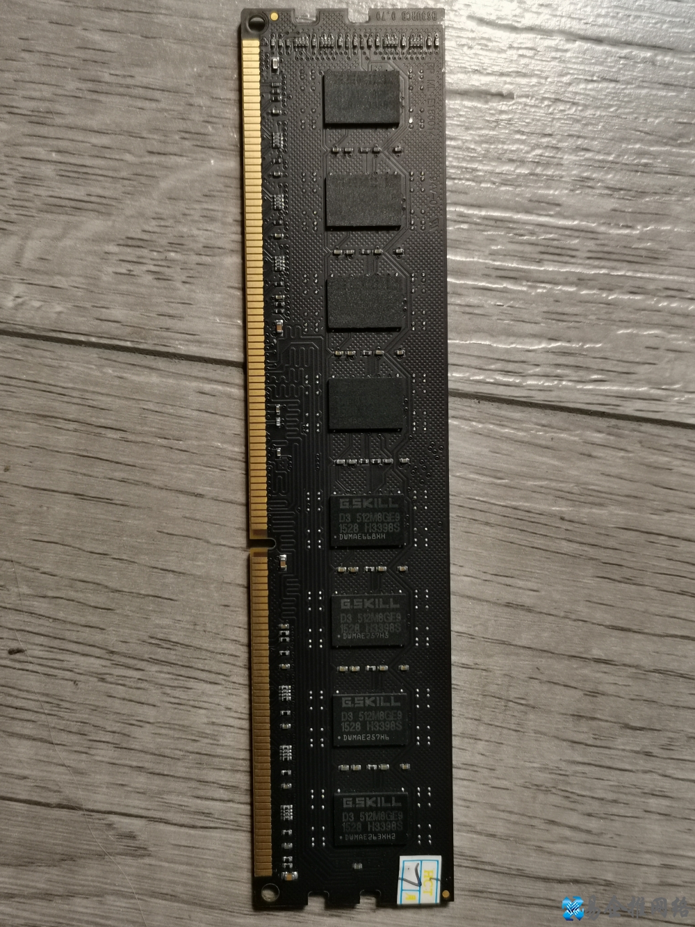 电脑显示器花屏 电脑显示器花屏