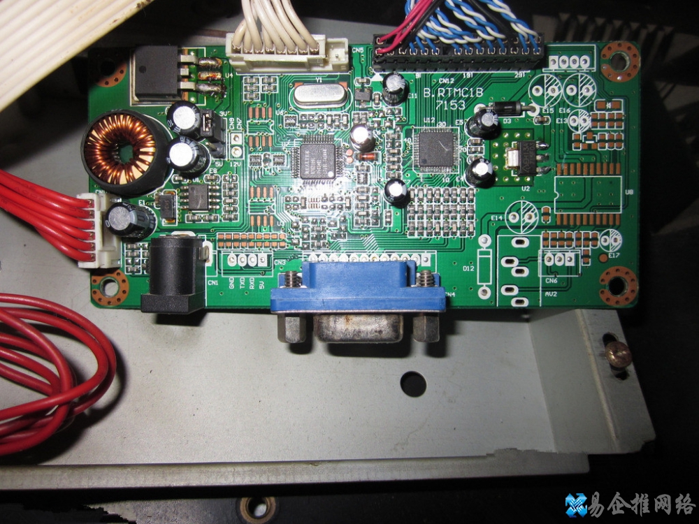 电脑显示器花屏 电脑显示器花屏