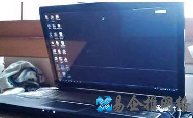 电脑显示器闪屏怎么办？电脑闪屏的原因及解决方法