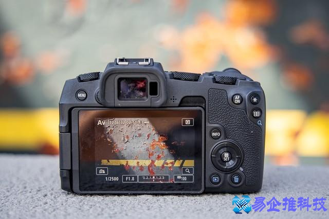 新手摄影买什么相机好，新手摄影入门相机推荐