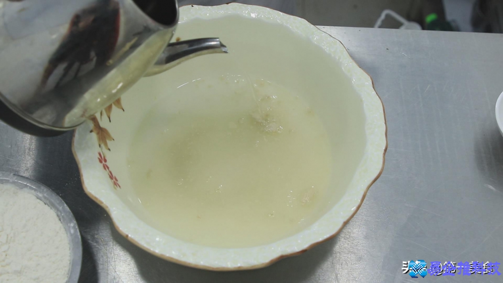 怎么用烤箱做面包？烤箱做面包的方法和步骤