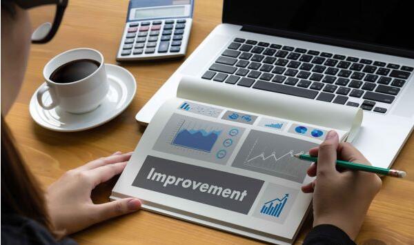 自身与竞争对手网络营销现状分析并制作营销策略