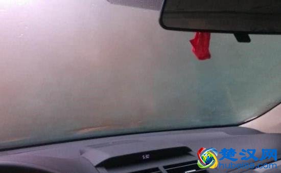 偷偷告诉你让车窗不再起雾的小窍门