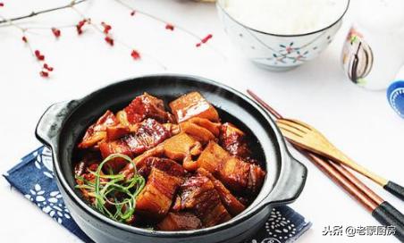 适合冬天吃的菜肴，笋干烧肉，笋干香，肉质软烂，肥而不腻