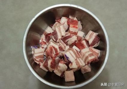 适合冬天吃的菜肴，笋干烧肉，笋干香，肉质软烂，肥而不腻
