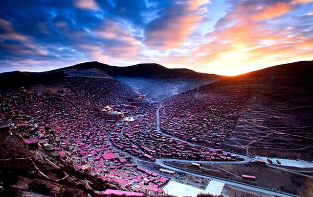 成都到色达自驾游5天时够吗？