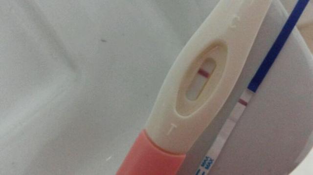 20块钱的验孕棒和2块钱的验孕纸，有差别吗？验孕棒的原理是？