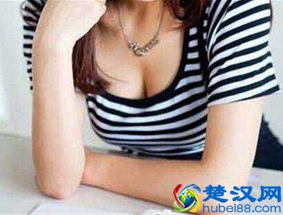 哺乳期后如何丰胸？几个简单动作让你拥有傲人双峰！