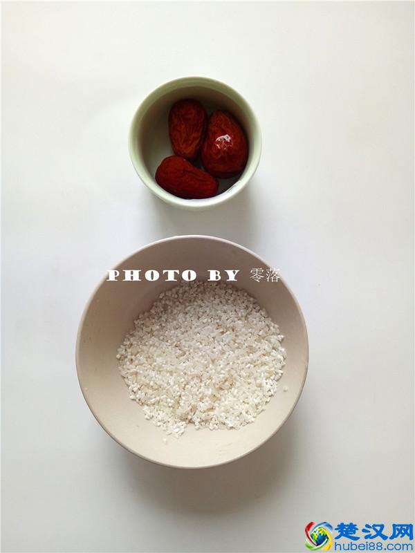 月经量少？别大意！多吃这2种“红色食物”，排除子宫垃圾