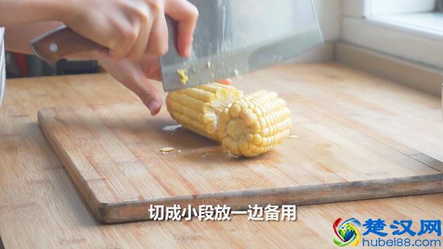 家常排骨的新做法，一次做一锅，鲜香味美，孩子好喜欢吃