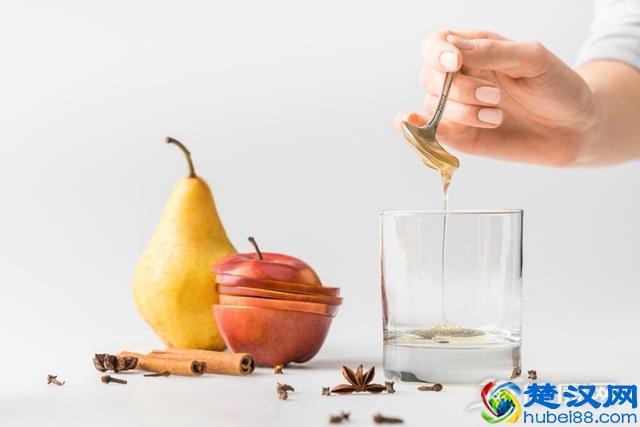 蜂蜜早上喝，还是晚上喝？都不对！这才是最佳时间