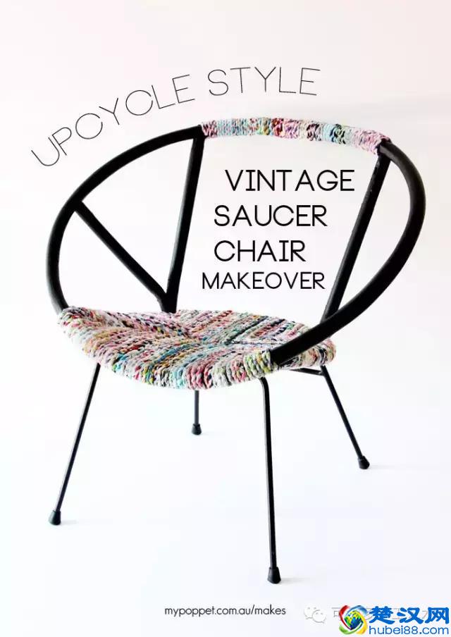 她把旧衣服剪成布条扭一扭，废物利用