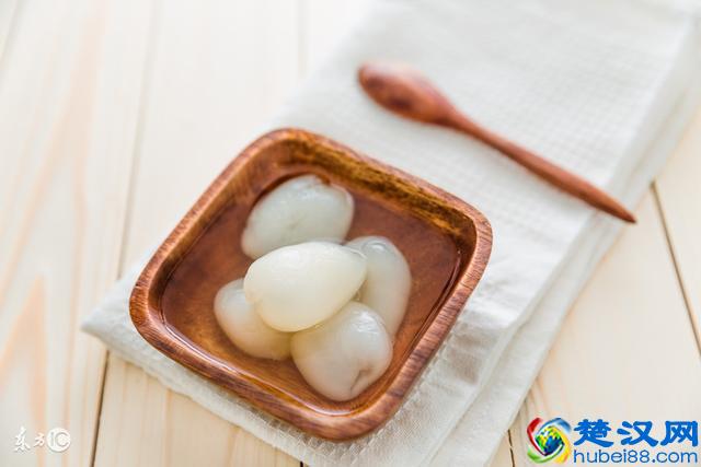 红毛丹食用方法 正确的打开方式