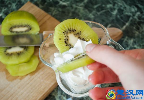 小心！“水果之王”猕猴桃有这么好的功效，这几种人却不能吃！