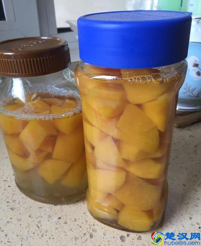 教你在家做黄桃罐头，香甜可口，做法简单又好吃