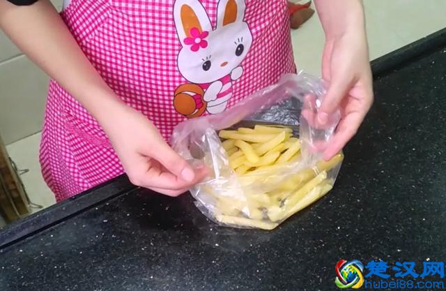 自制肯德基薯条，又香又脆，好吃到停不下来！