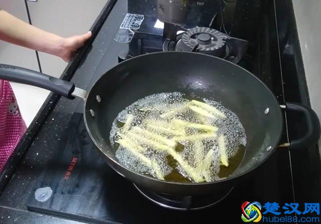 自制肯德基薯条，又香又脆，好吃到停不下来！