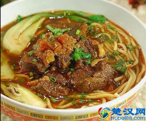 美食推荐：牛腩最好吃的18种做法，香软解馋，吃一口就非常满足