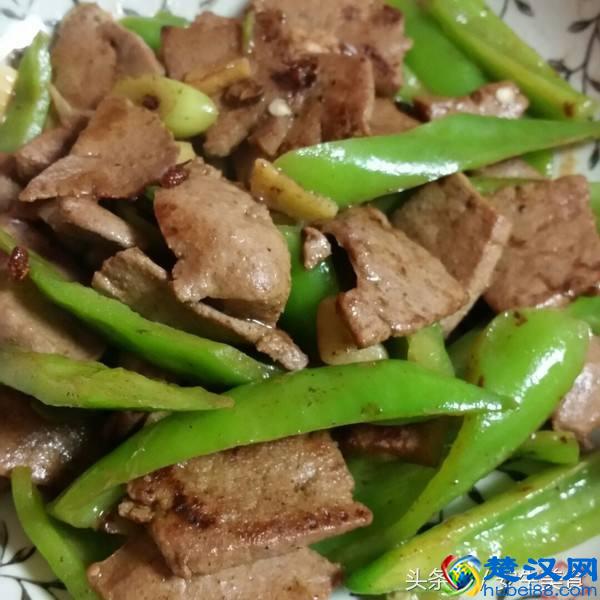 猪肝怎么炒嫩而不老？青椒炒猪肝的做法