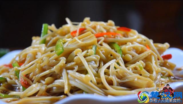 凉拌金针菇最好吃的做法，原来是有技巧的，难怪之前做的不好吃！