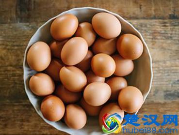 头发泛黄分叉，还脱发没有光泽？原来竟是身体出了这些问题