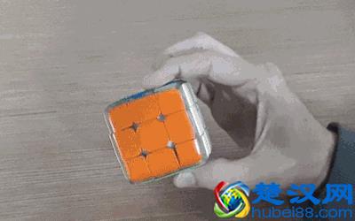 不会玩魔方？这款智能魔方教你从0到复原