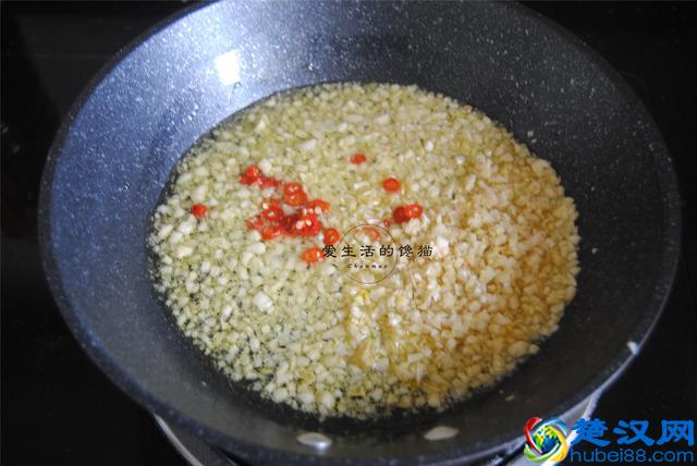 最简单的生蚝做法，脆嫩多汁，超鲜美，网友：一次我能吃3打！