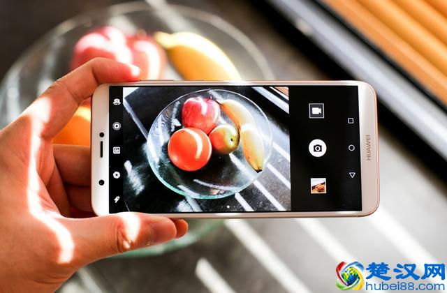 别人微信朋友圈的内容如何转发更方便？只需操作这3步就行了