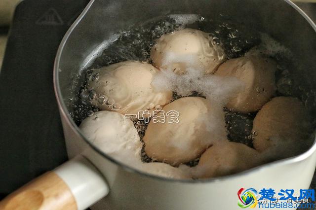 “大陆人民吃不起的茶叶蛋”，在家煮一锅，香味浓郁，好吃极了！