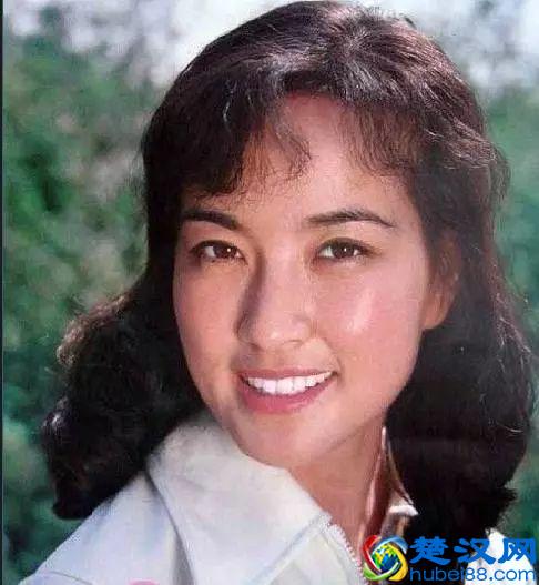 为什么历经四段婚姻却没有一个孩子?刘晓庆的回答太让人心疼!