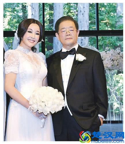 为什么历经四段婚姻却没有一个孩子?刘晓庆的回答太让人心疼!