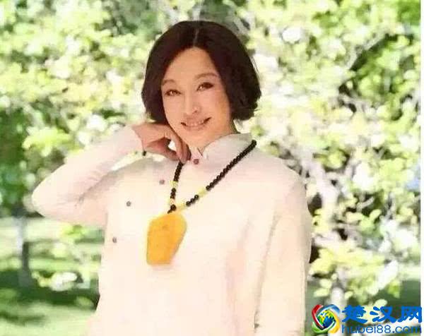 为什么历经四段婚姻却没有一个孩子?刘晓庆的回答太让人心疼!