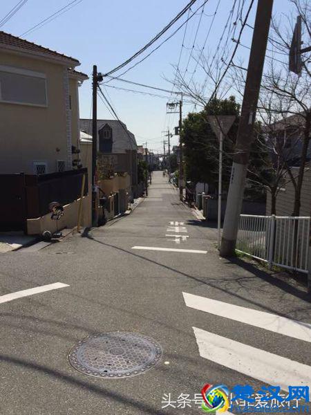 日本街道为什么那么干净，印度游客说出大实话：他们是被逼出来的