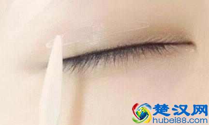 不做手术也能眼睛变大!坚持这3个小动作就好!