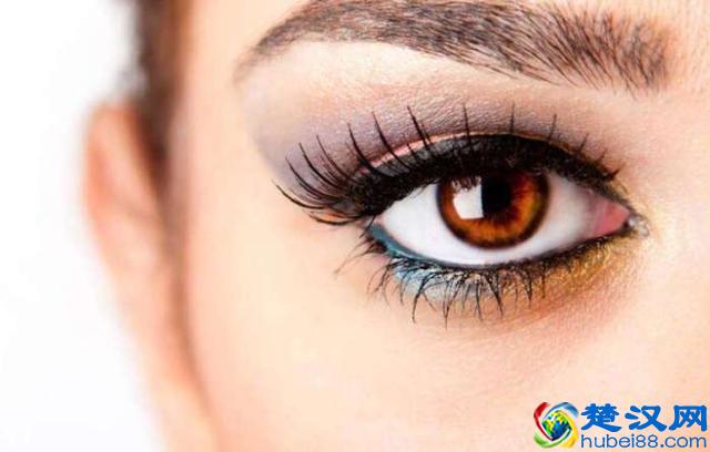 不做手术也能眼睛变大!坚持这3个小动作就好!