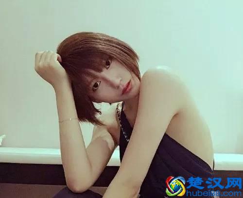 皮肤黑染什么颜色显白 皮肤黑染什么颜色的头发好看