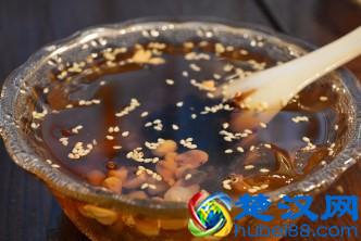 男子开10平米的店卖冰粉,年赚百万元