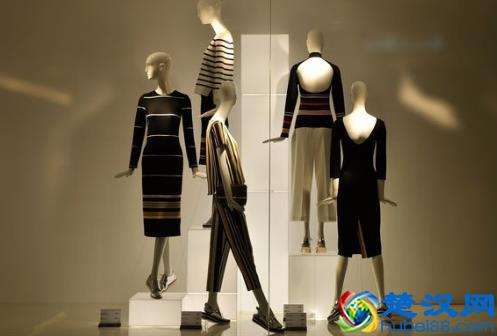 女子开10平米精品小店，每月的店流水额最高达二十万