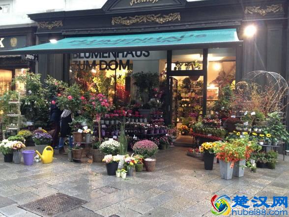 投资10万元以下，一个人能打理的，开什么店适合？