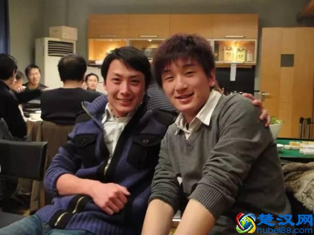 窝腻｜曾经卖女包的帅锅，在遵义开了一家“骚包”的炒蟹店...