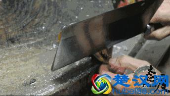 窝腻｜曾经卖女包的帅锅，在遵义开了一家“骚包”的炒蟹店...