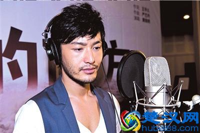 黄晓明变“大叔” 络腮胡子更有型