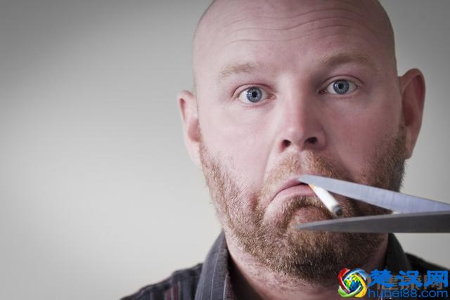 医生提醒：戒烟其实很简单，牢记这2个妙招，想不成功都很难！