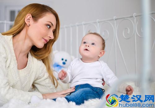 宝宝老是打嗝是怎么回事，制止打嗝的小妙招屡试不爽！