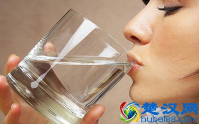 脸上长痘痘该怎么调理，八大小妙招排毒祛痘