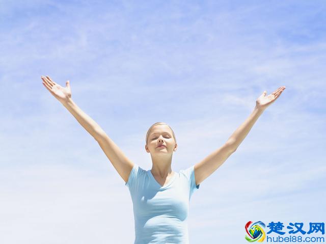 脸上长痘痘该怎么调理，八大小妙招排毒祛痘