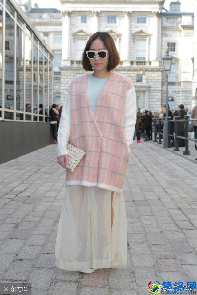 冬季肉粉色上衣搭配技巧，这么穿才好看