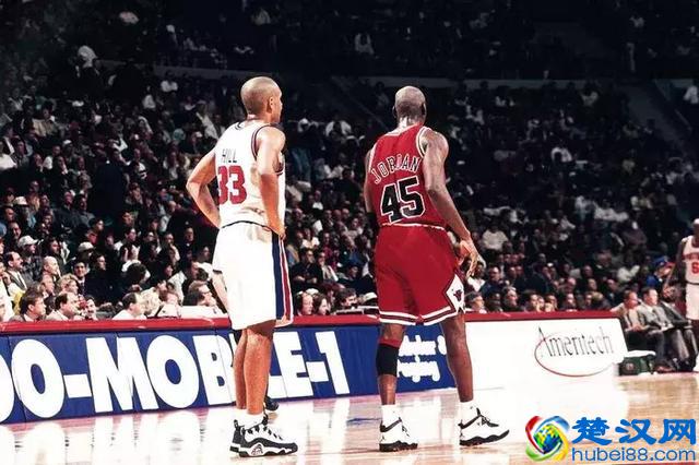 FILA斐乐作为安踏最重要的增长引擎，是怎么火起来的？