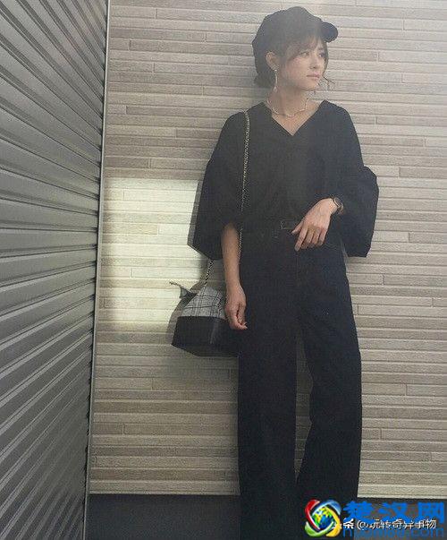 格子衣服配什么裤子好看，秋冬格子搭配技巧