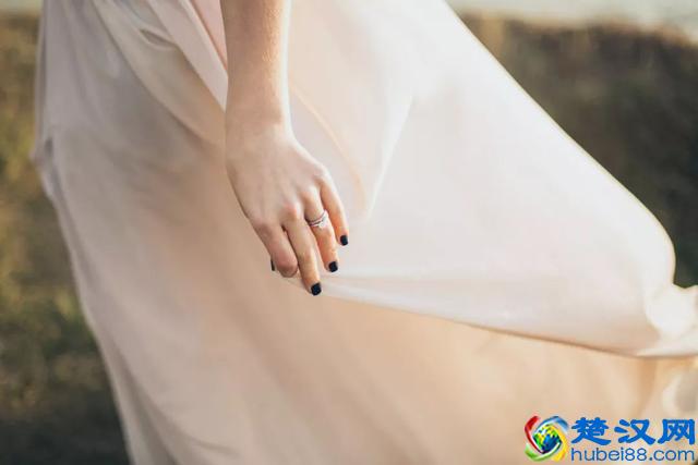 所谓岁月静好，不过是敢向命运叫板